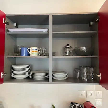 Modern And Bright Walk To With Garage Berck