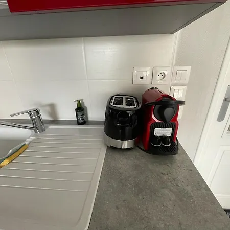 Modern And Bright Walk To With Garage