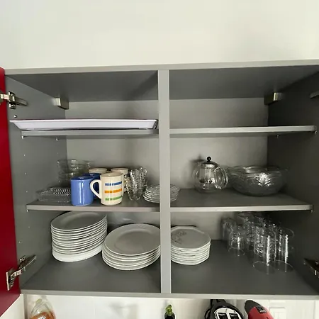 Modern And Bright Walk To With Garage *