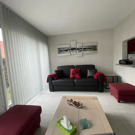 Modern And Bright Walk To With Garage * Berck