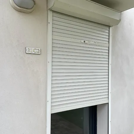 בית נופש Modern And Bright Walk To With Garage